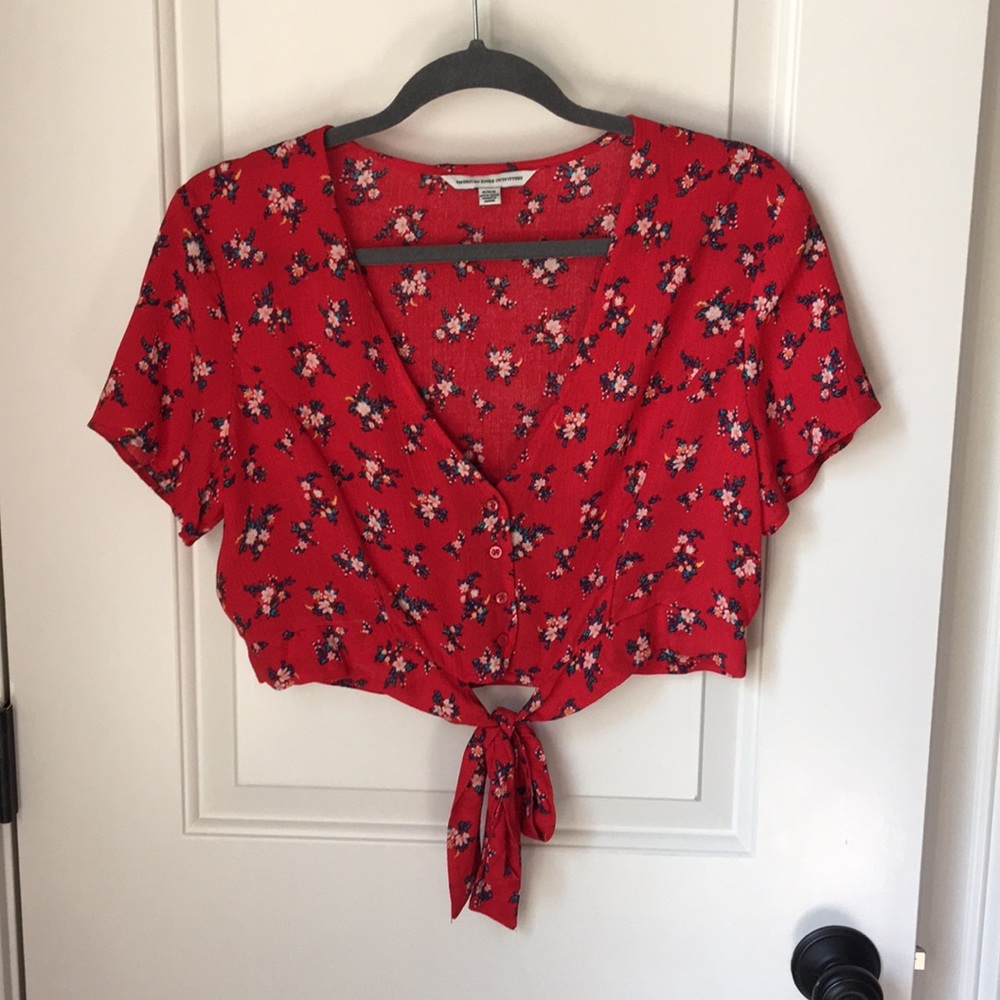 American Eagle Cropped Floral Blouse